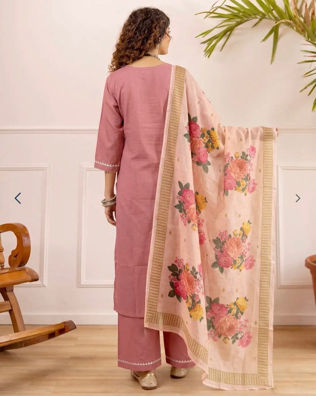 Royale – Exquisite Embroidered Kurta Pant Set with Floral Dupatta